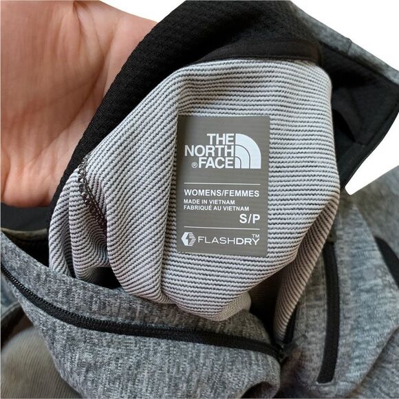 The North Face Gray Women 1/4 zip sweater Size small - Picture 8 of 10